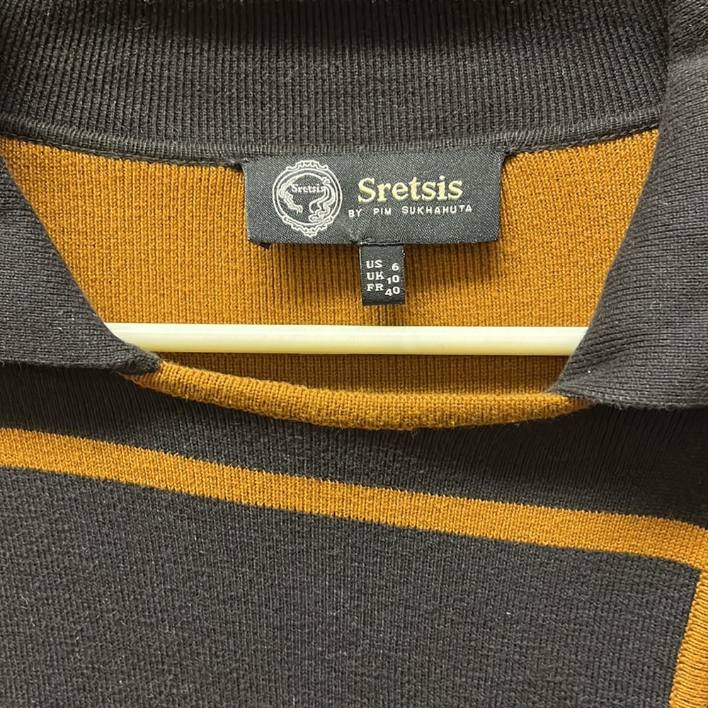 Elegant sweater jacket. - Picture 2 of 6